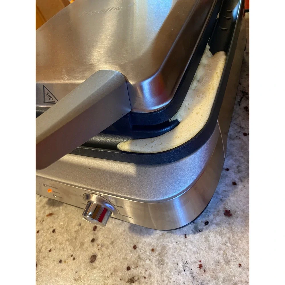 Breville 4-Slice Smart Waffle Maker BWM604 BSSUSC Silver Stainless Steel 1800W
